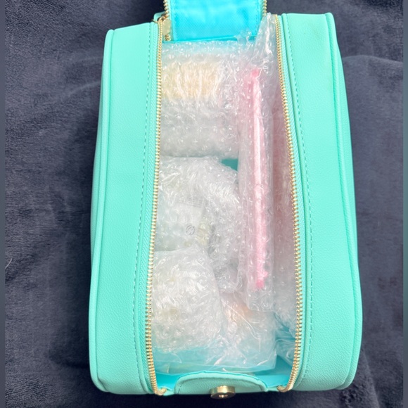 TRULY Unicorn Fruit Skincare Set with Truly Cosmetic Bag - NEW! - Picture 4 of 4